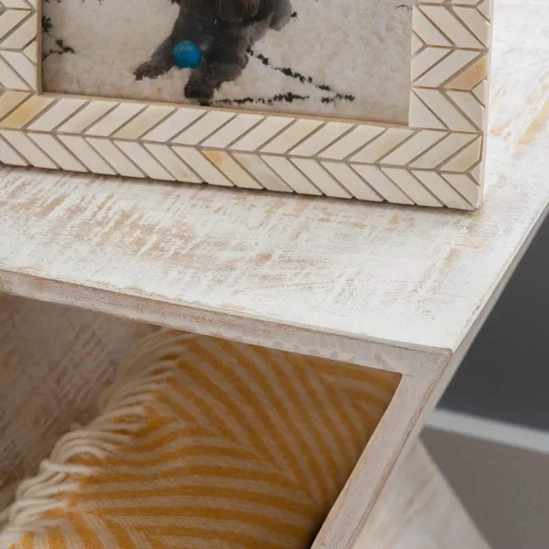 Table d'appoint triangulaire